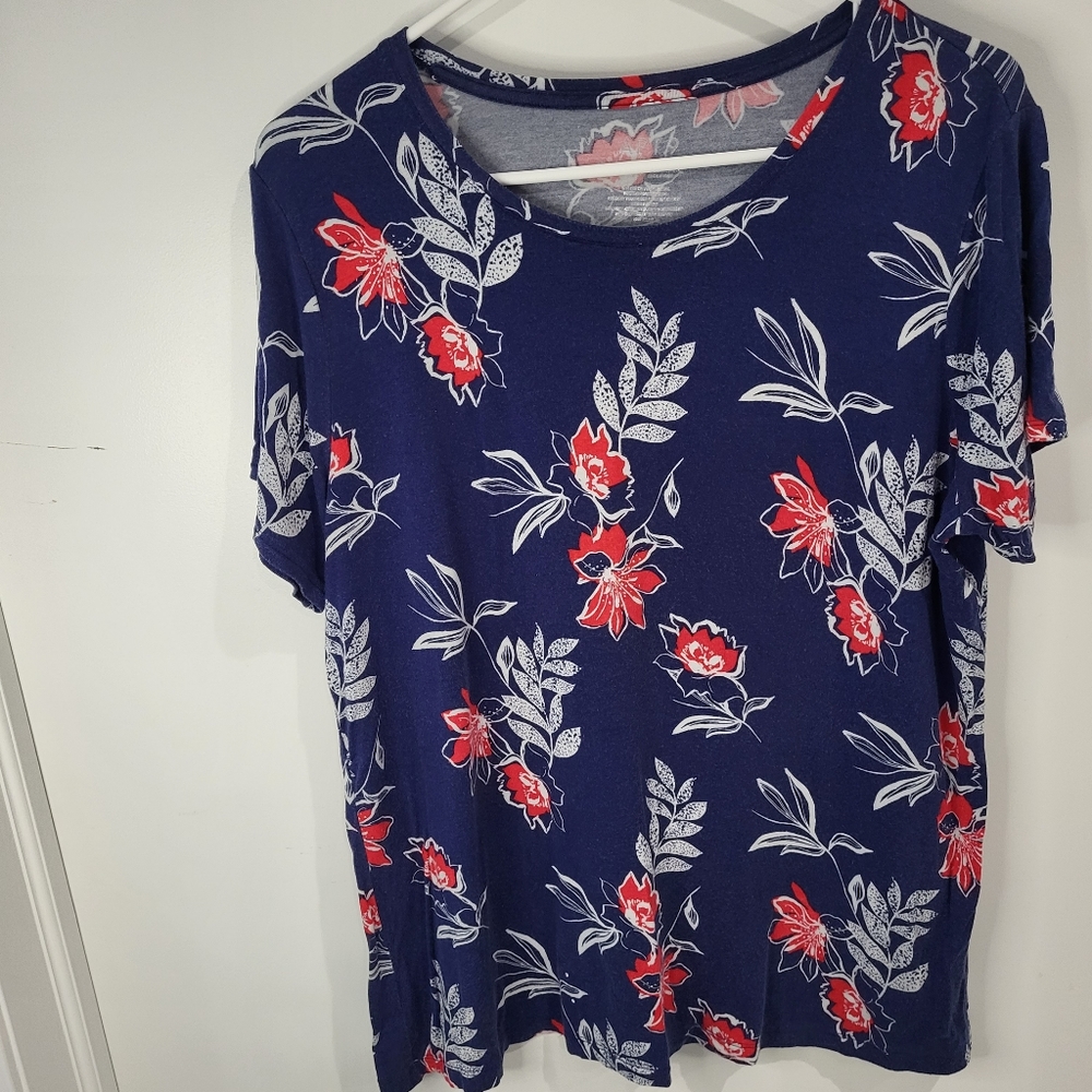 Apt 9 short sleeve tee shirt